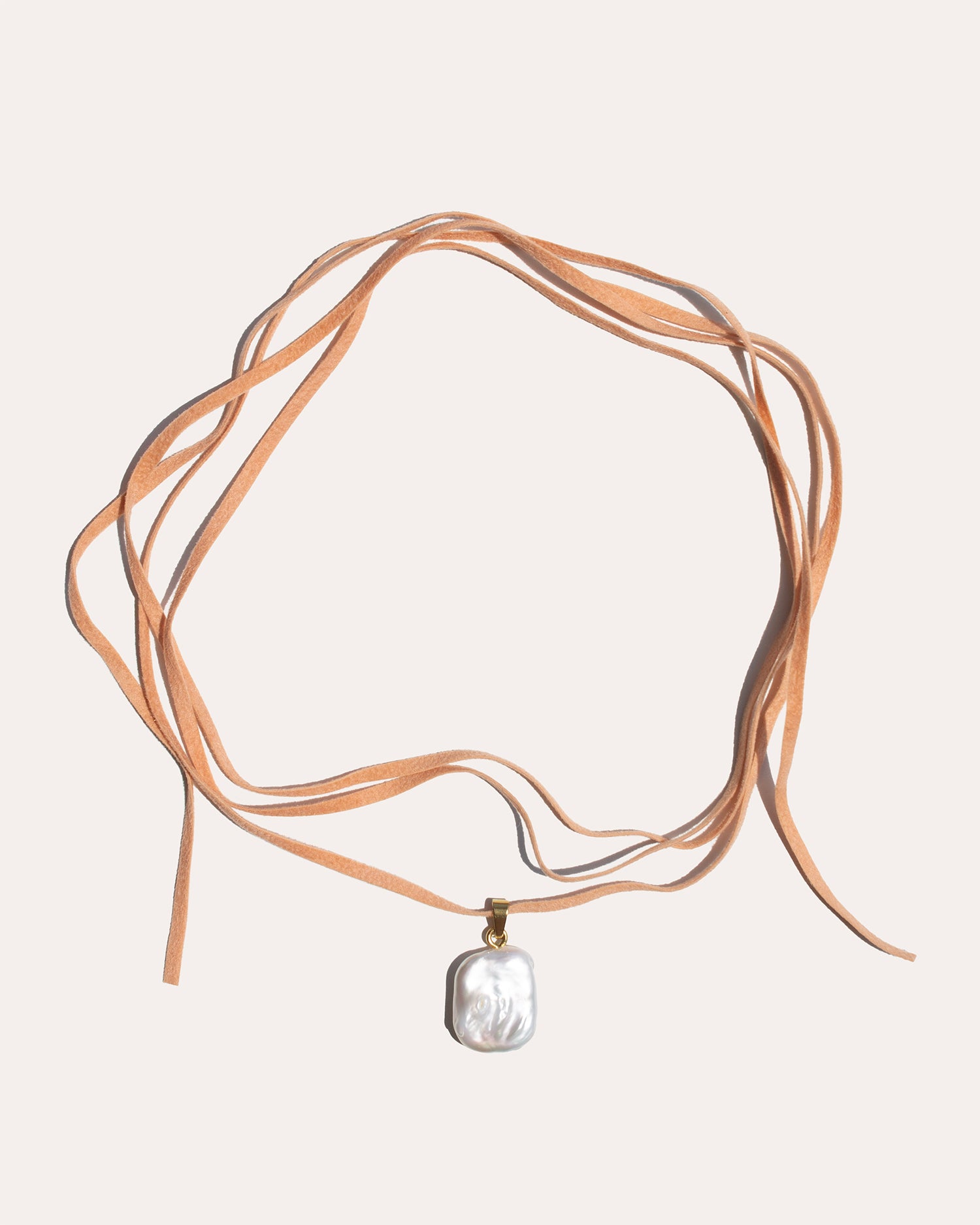Nora, Collana