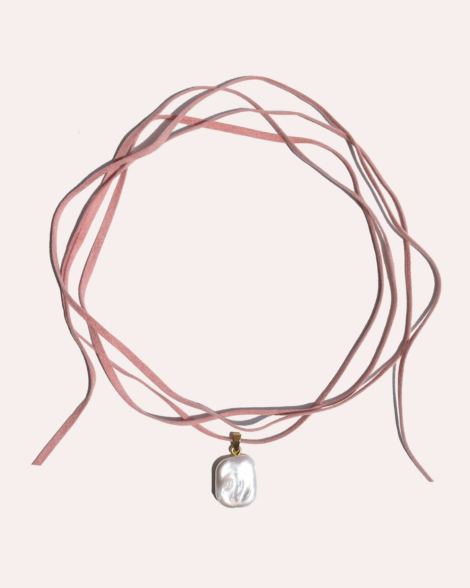 Nora, Collana