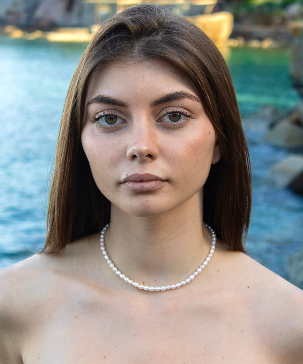 Riva, Collana